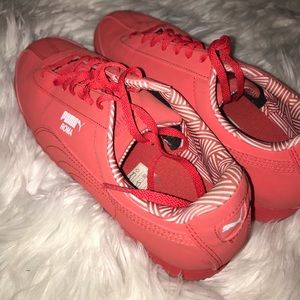 Red Pumas